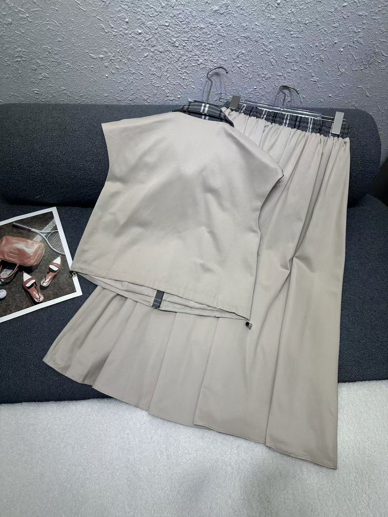 M1UM1U ジップアップベスト＋スカート 2点セット【50％割引+送料無料】