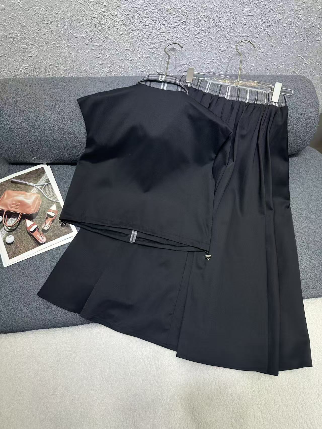 M1UM1U ジップアップベスト＋スカート 2点セット【50％割引+送料無料】