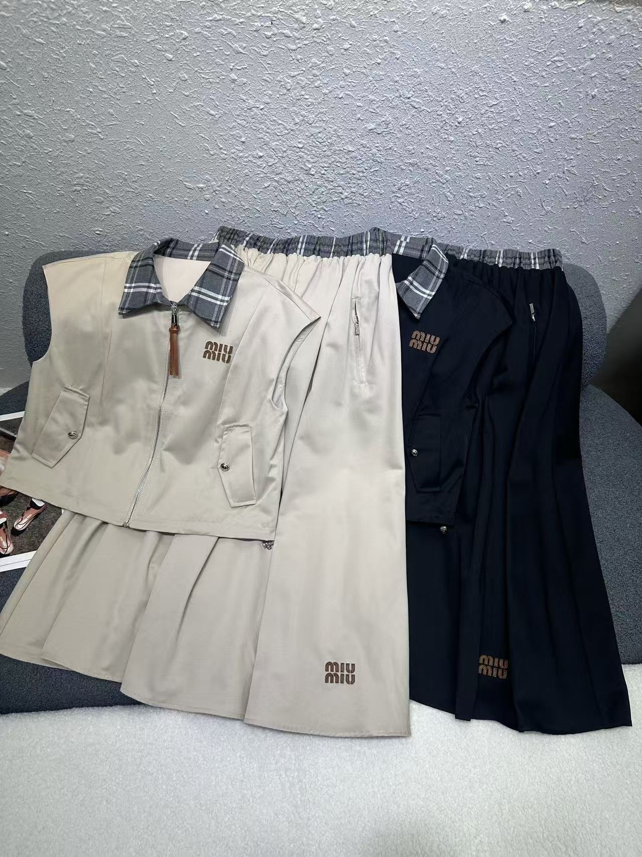 M1UM1U ジップアップベスト＋スカート 2点セット【50％割引+送料無料】