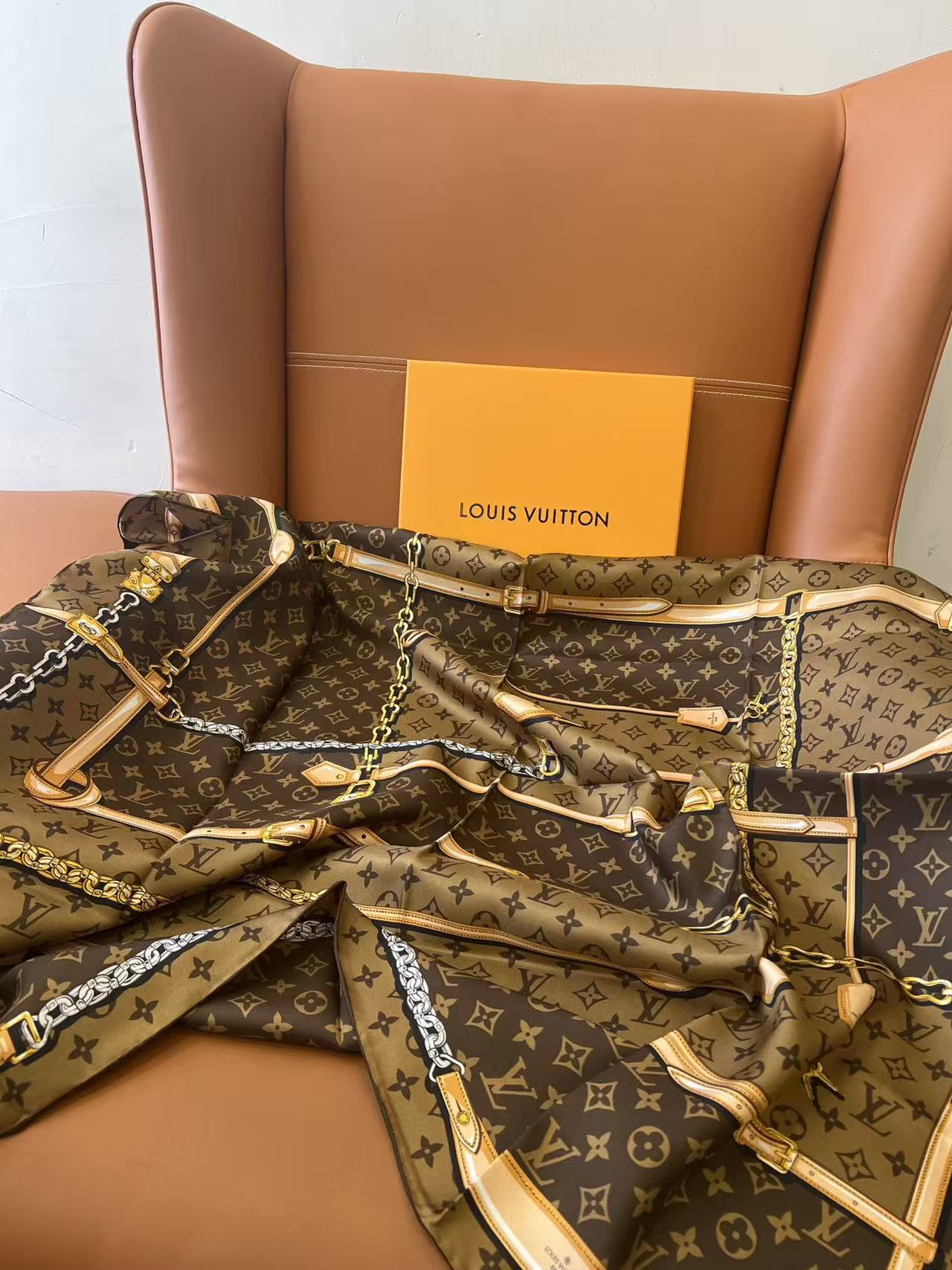 LVプリント シルクスカーフ【50％割引+送料無料】