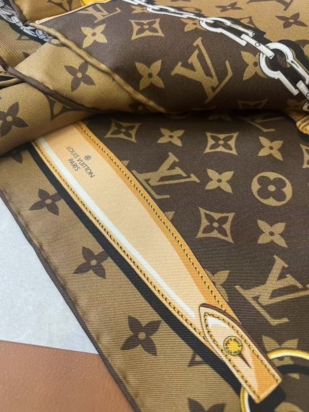 LVプリント シルクスカーフ【50％割引+送料無料】