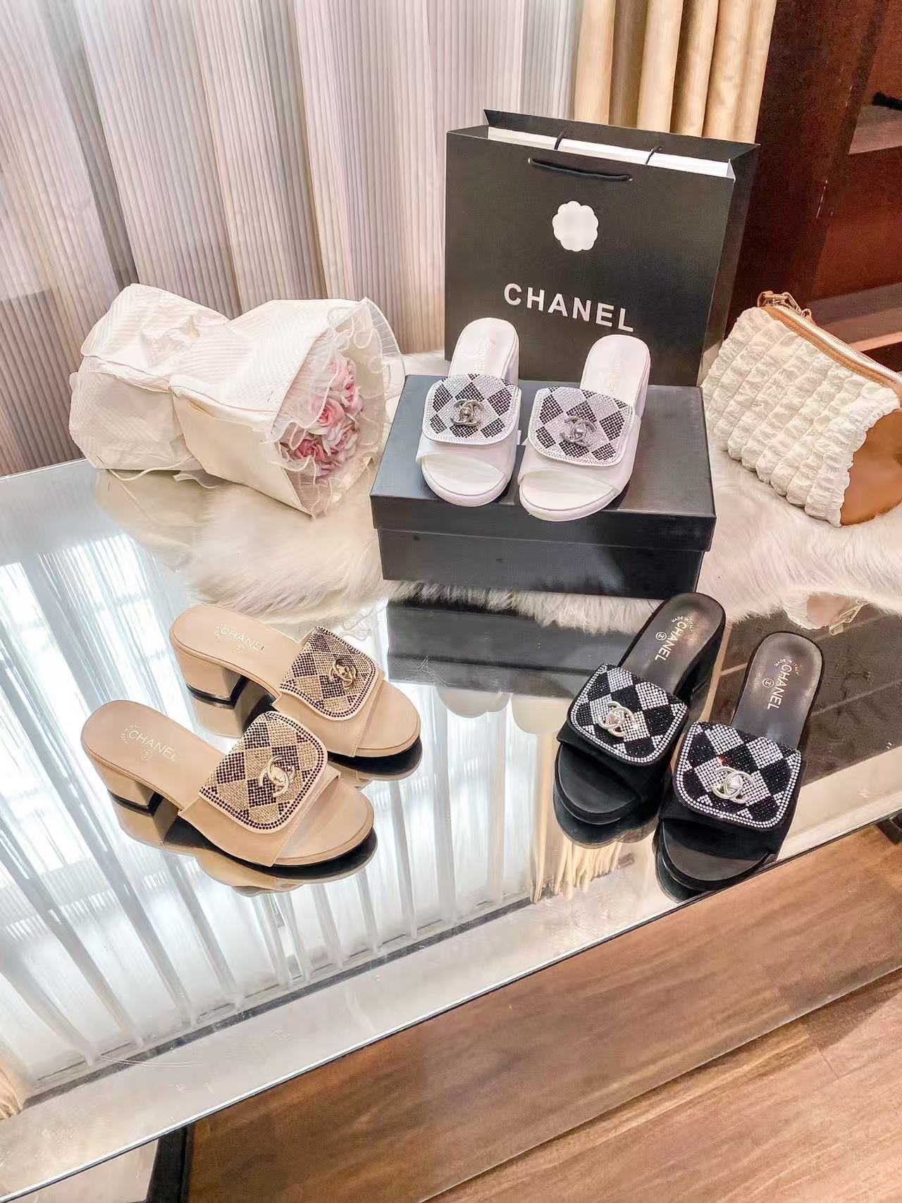 CHANEL ダイヤモンド装飾付きブロックヒール・ローシューズ【50％割引+送料無料】