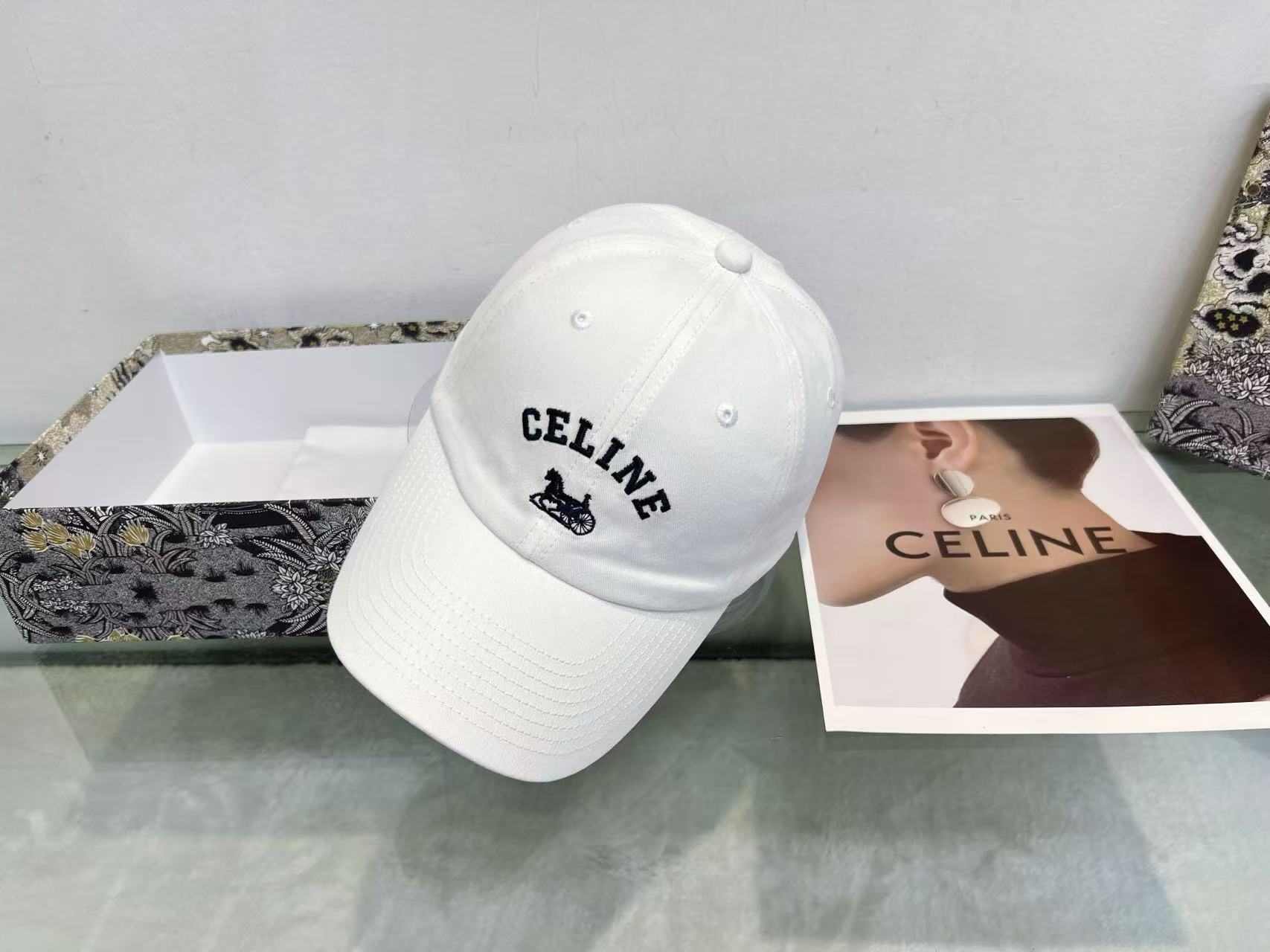 CEL1NE刺繍入りレターベースボールキャップ【50％割引+送料無料】