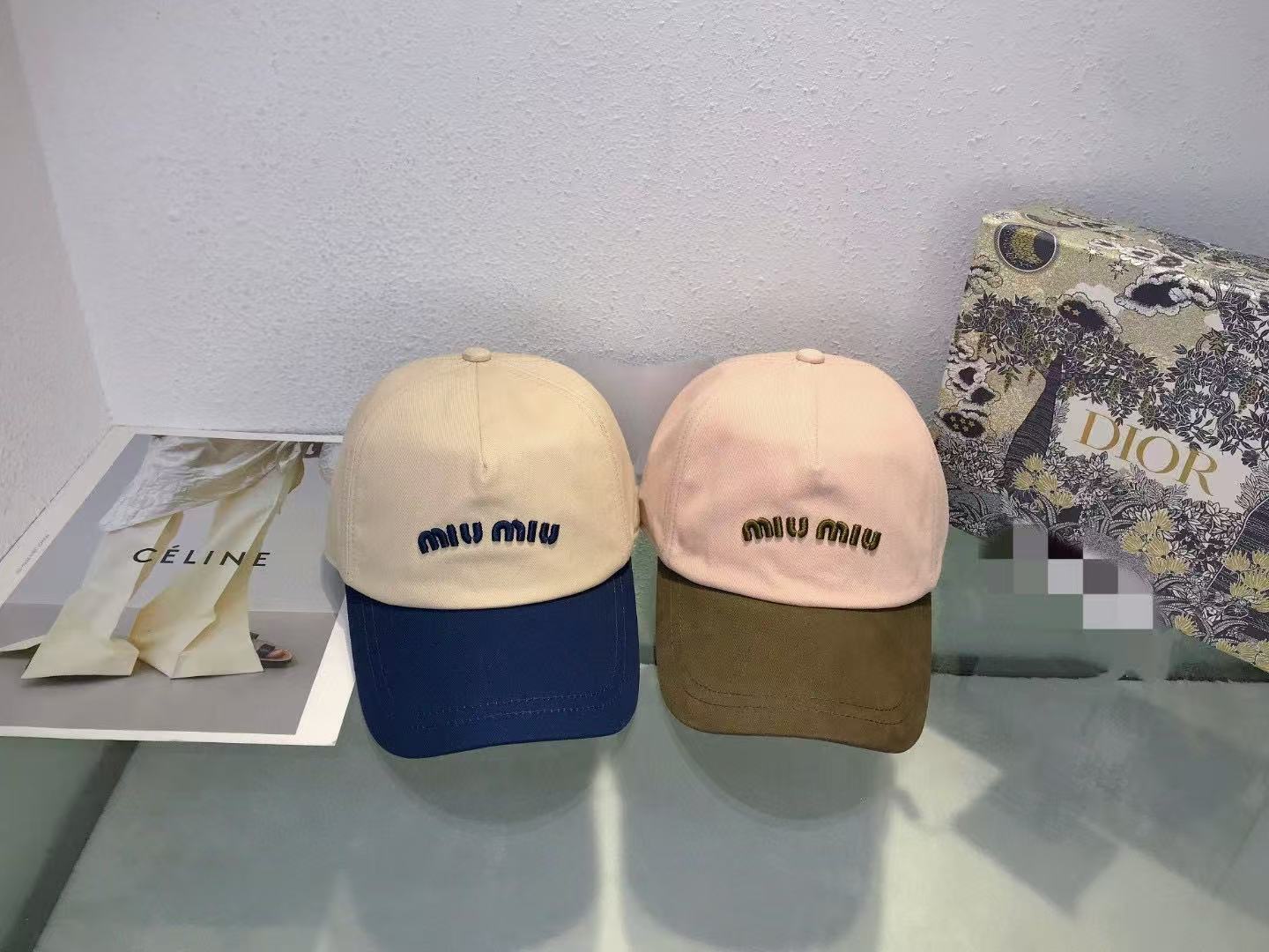 M1UM1U カラーブロック 刺繍ロゴ ベースボールキャップ【50％割引+送料無料】