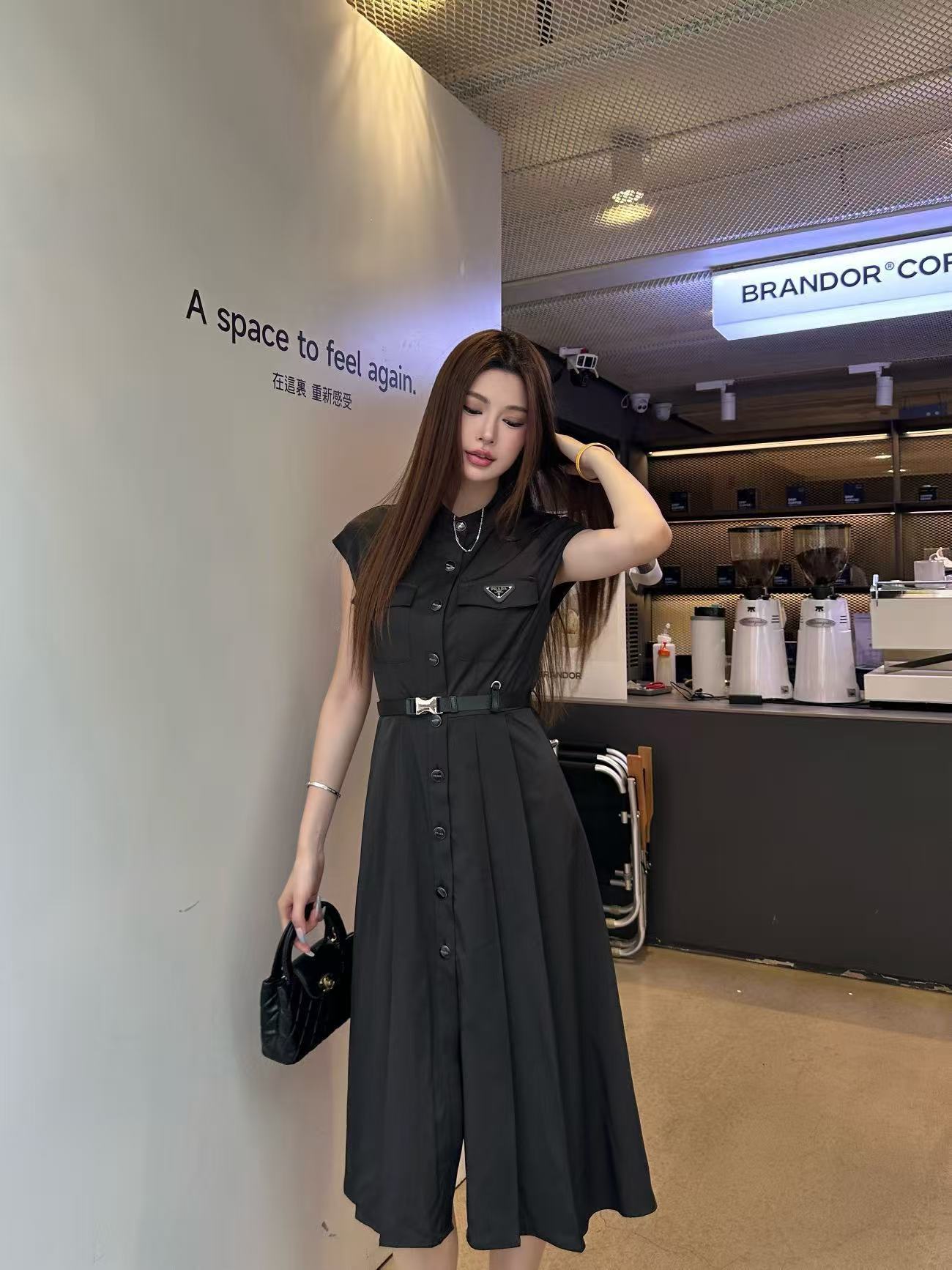 PR4DA 高品質トライアングルロゴ ノースリーブドレス【50％割引+送料無料】