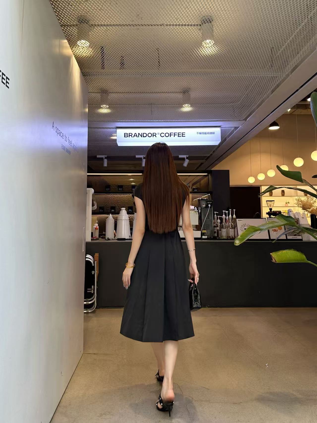 PR4DA 高品質トライアングルロゴ ノースリーブドレス【50％割引+送料無料】