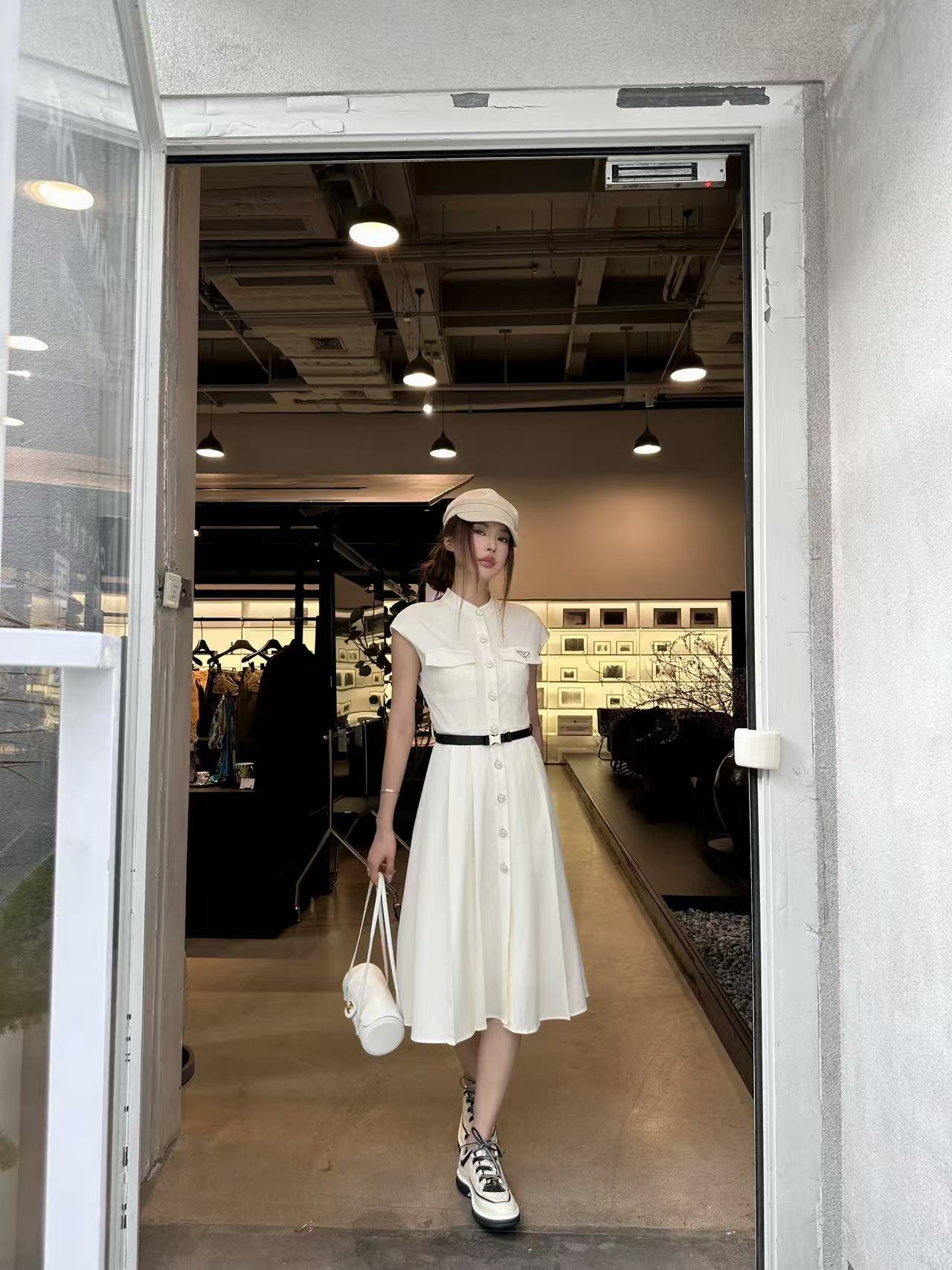 PR4DA 高品質トライアングルロゴ ノースリーブドレス【50％割引+送料無料】