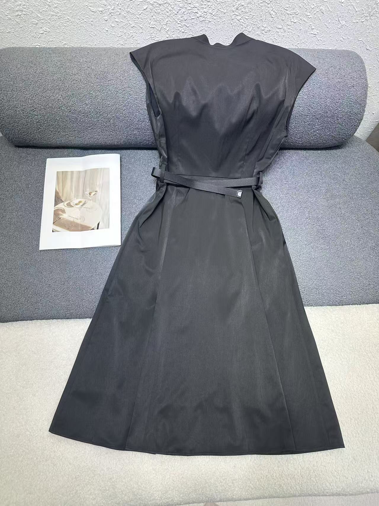 PR4DA 高品質トライアングルロゴ ノースリーブドレス【50％割引+送料無料】