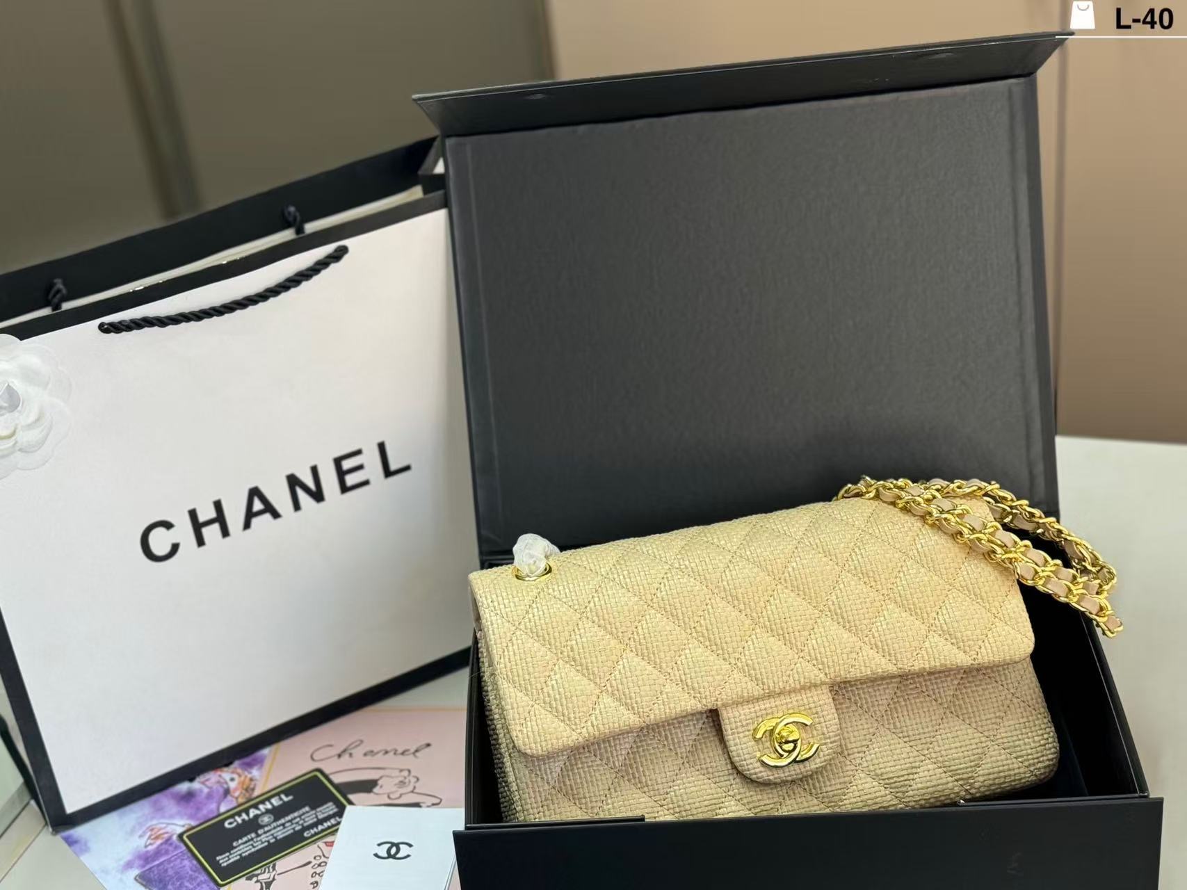 CHANE1 ライチ柄レザーチェーンバッグ【50％割引+送料無料】