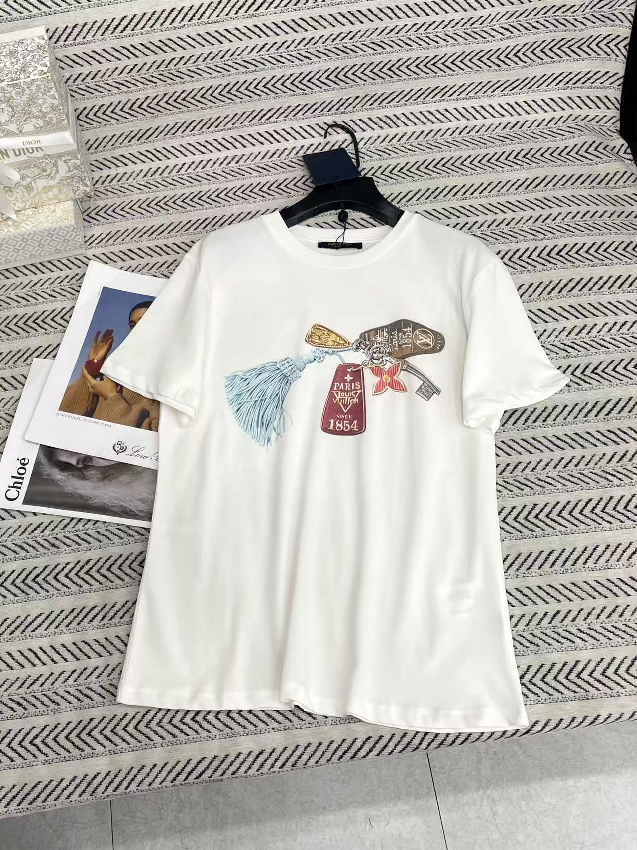 LVキーホルダーTシャツ【50％割引+送料無料】