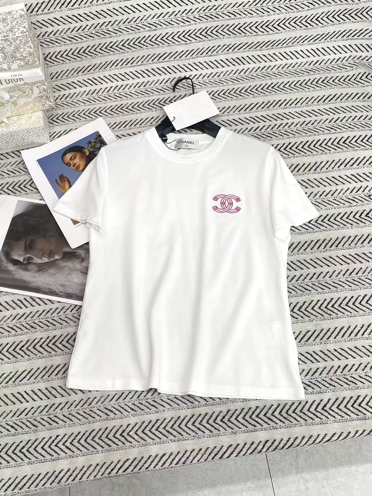 CHANE1 ダブルC刺繍ロゴTシャツ【50％割引+送料無料】