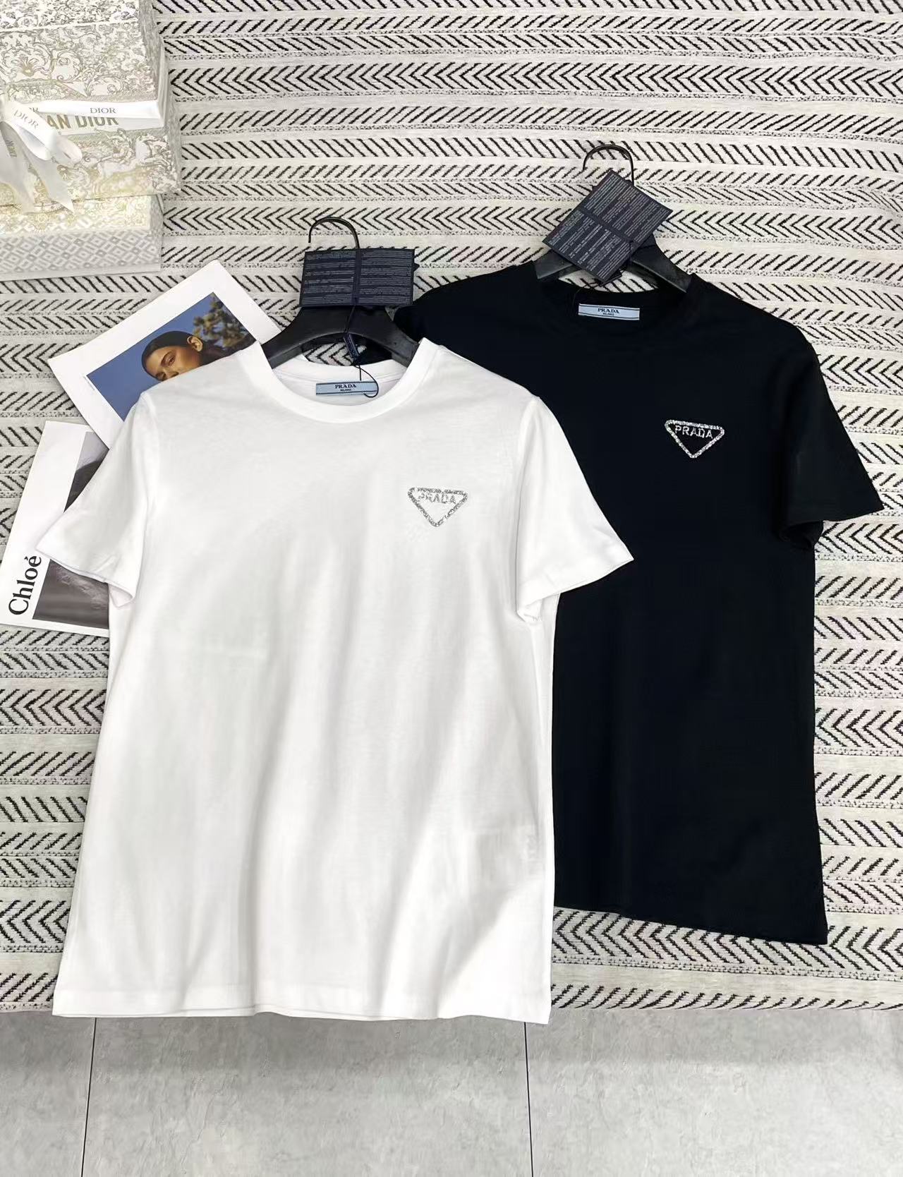 PR4DA トライアングルロゴ＆ラインストーンレタリング Tシャツ【50％割引+送料無料】