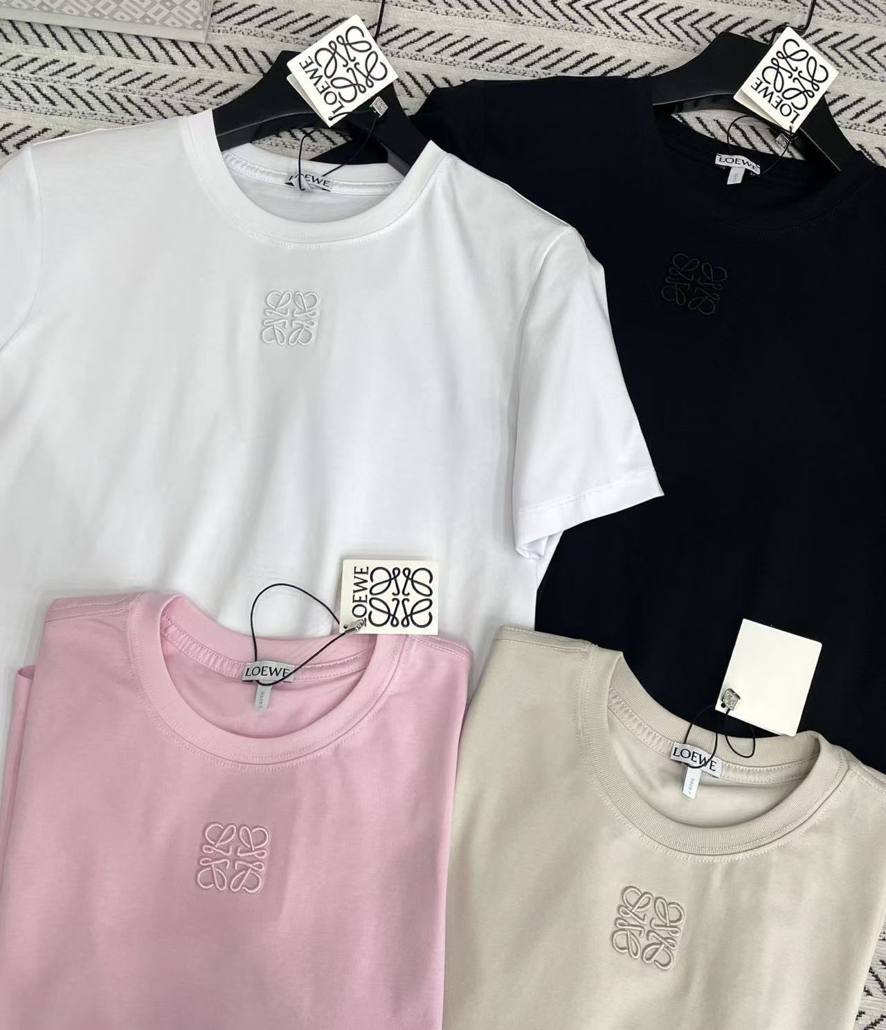 L0WEW 刺繍ロゴTシャツ【50％割引+送料無料】