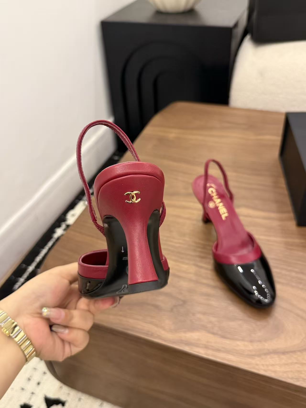 CHANE1 高品質パテントレザーハイヒール【50％割引+送料無料】