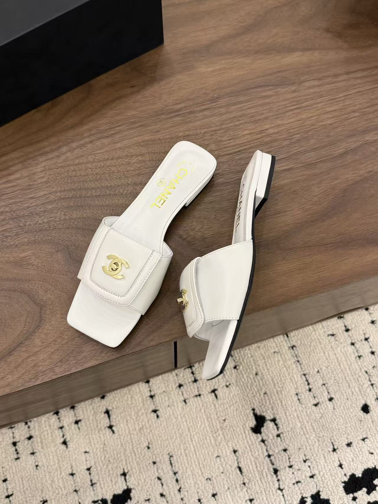 CHANE1 高品質ダブルCシープスキンスリッパ【50％割引+送料無料】