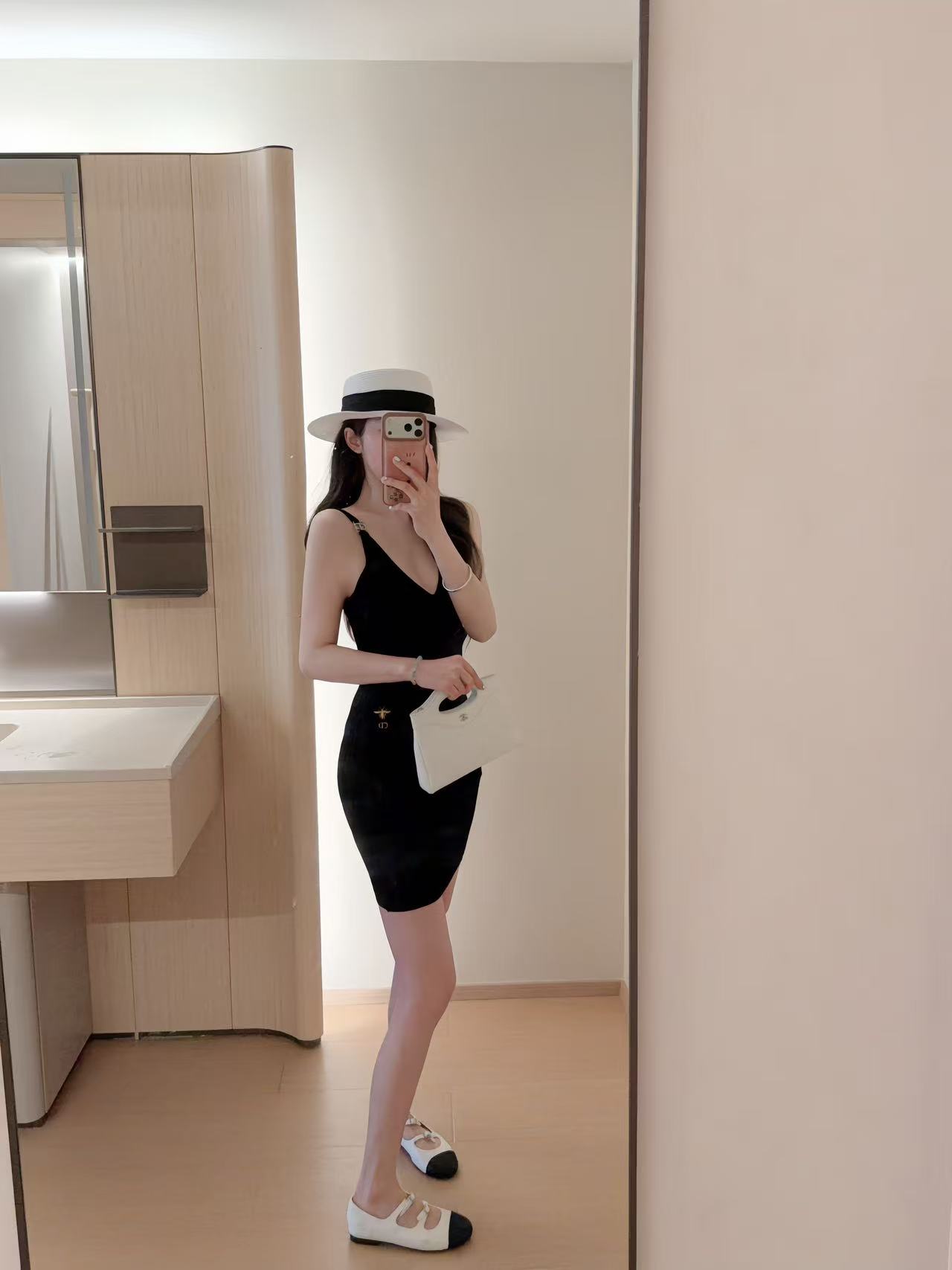 DIOR CD刺繍入りBeeモチーフ ウールストラップドレス【50％割引+送料無料】