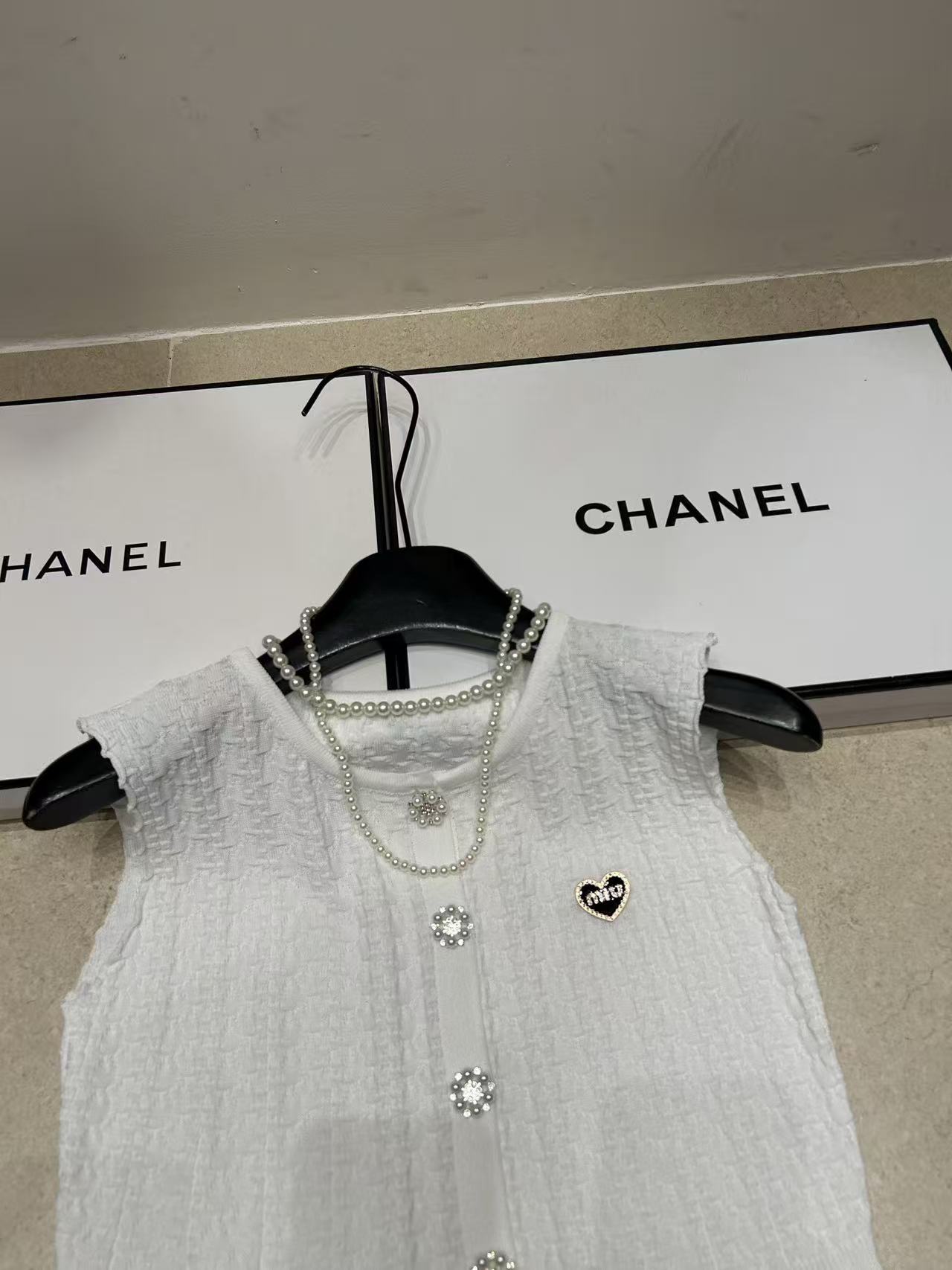 M1UM1U パールウールベスト【50％割引+送料無料】