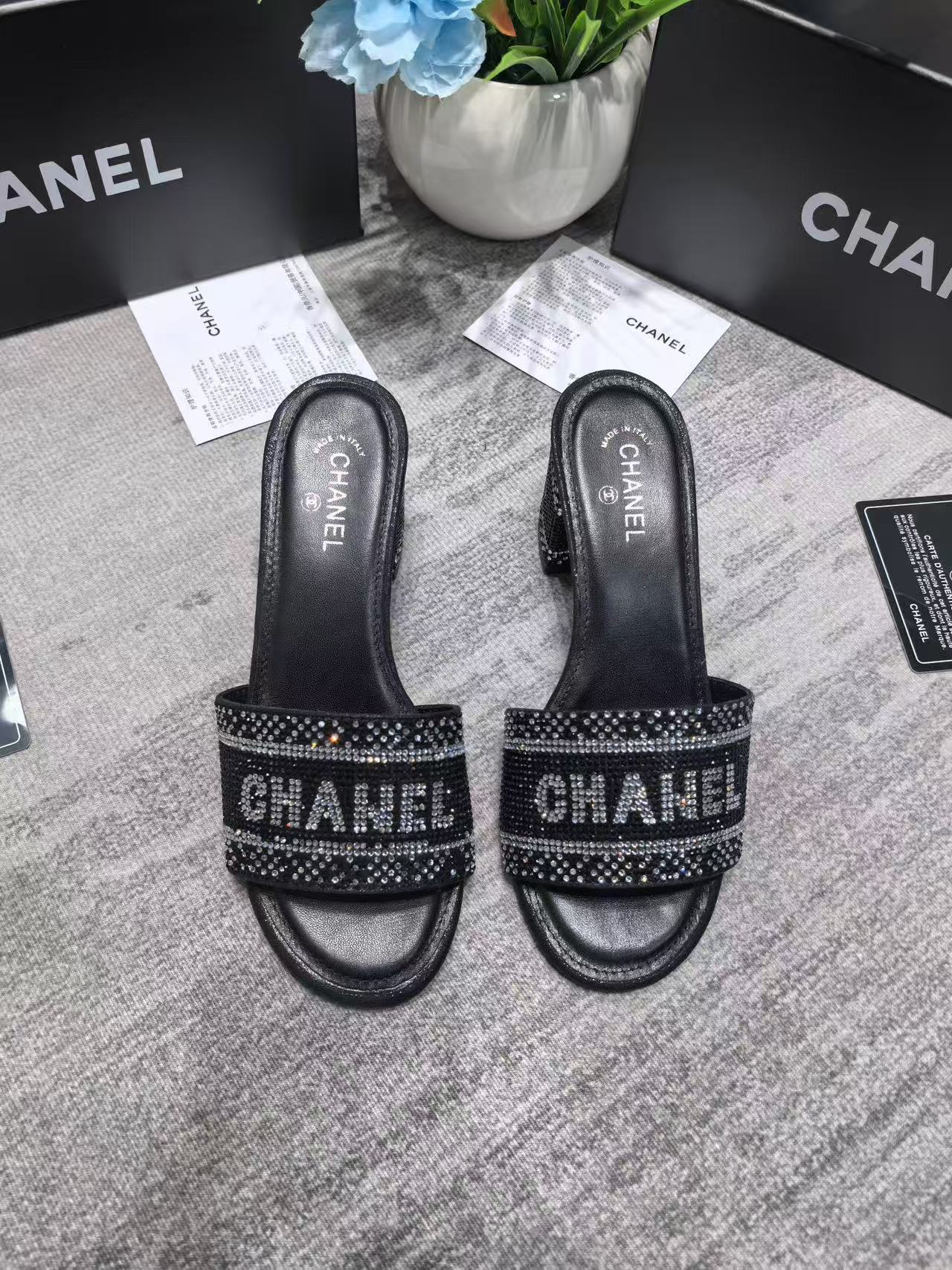 CHANE1 ラインストーン付きローヒールシューズ【50％割引+送料無料】