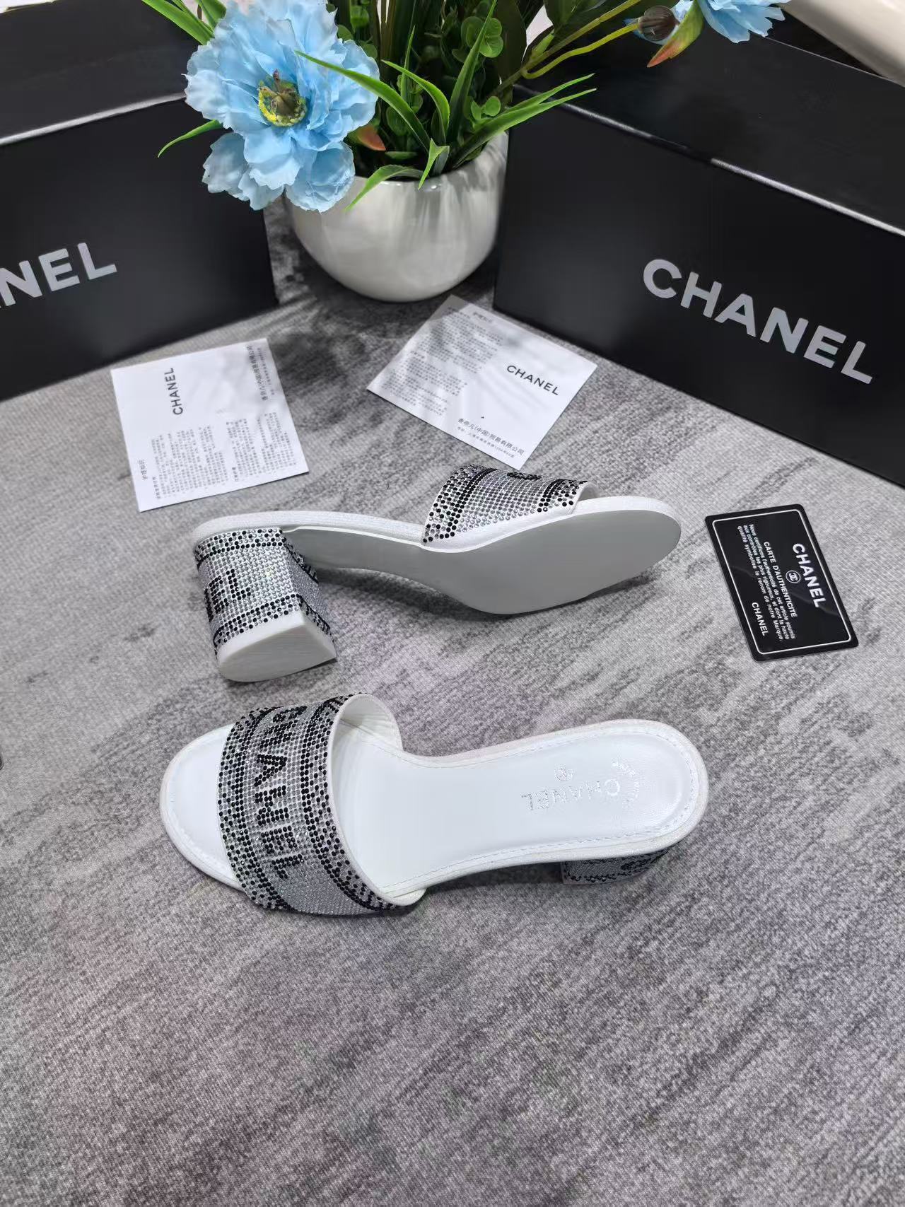 CHANE1 ラインストーン付きローヒールシューズ【50％割引+送料無料】