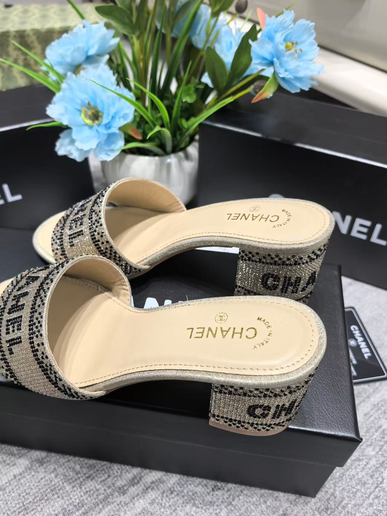 CHANE1 ラインストーン付きローヒールシューズ【50％割引+送料無料】