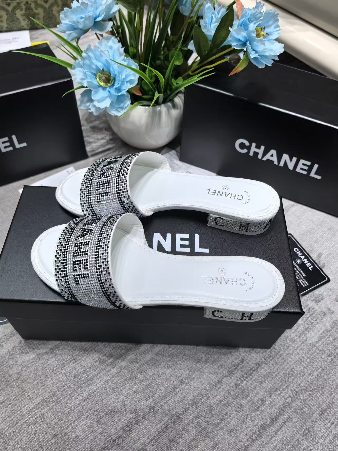 CHANE1 ラインストーン装飾レターフラットシューズ【50％割引+送料無料】