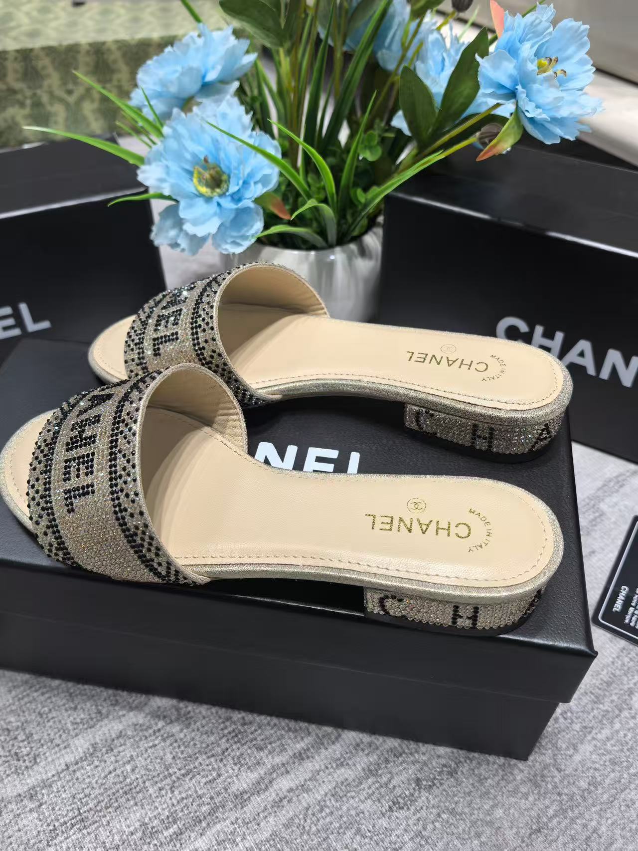 CHANE1 ラインストーン装飾レターフラットシューズ【50％割引+送料無料】