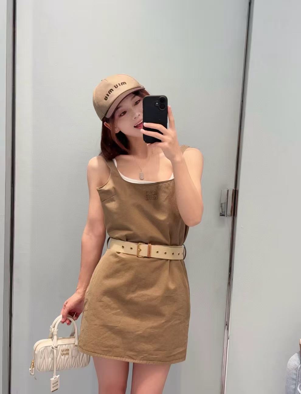 M1UM1U シンプルなレターベストドレス【50％割引+送料無料】