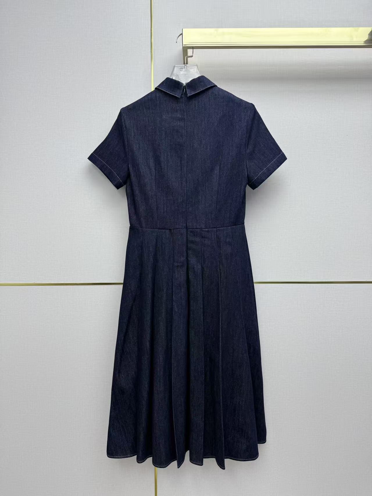 L0WEW刺繍ロゴ入りデニムドレス【50％割引+送料無料】