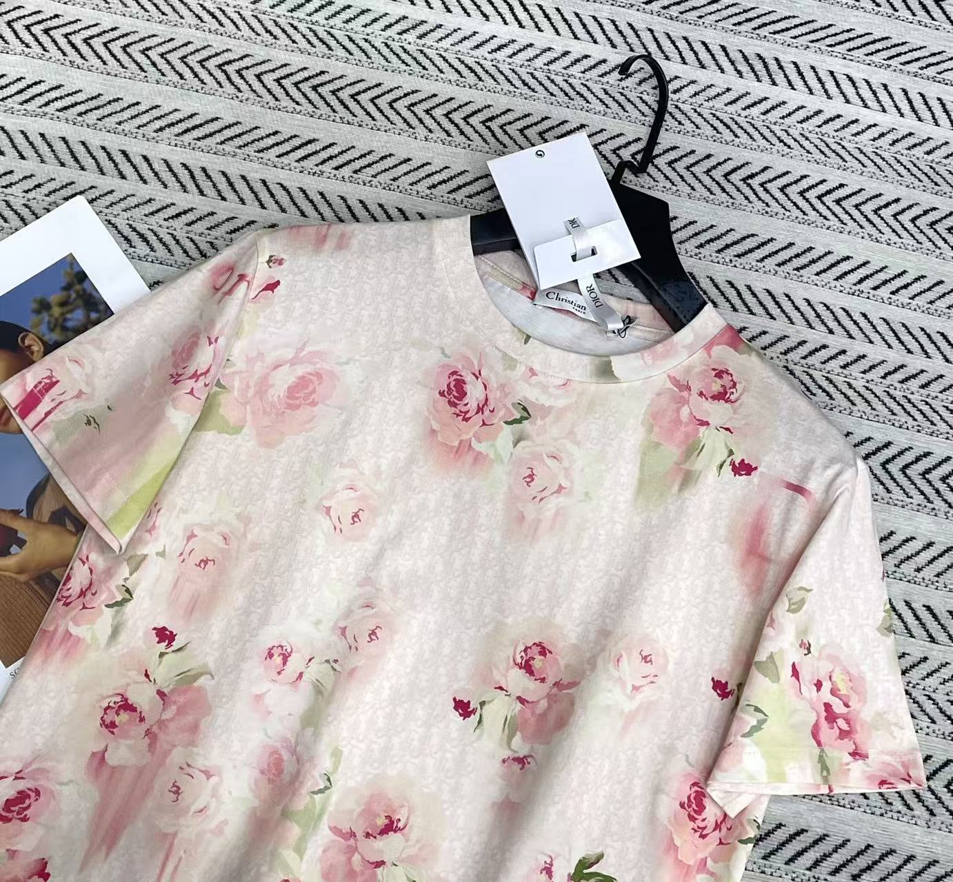 DIOR ピンク プリントTシャツ【50％割引+送料無料】