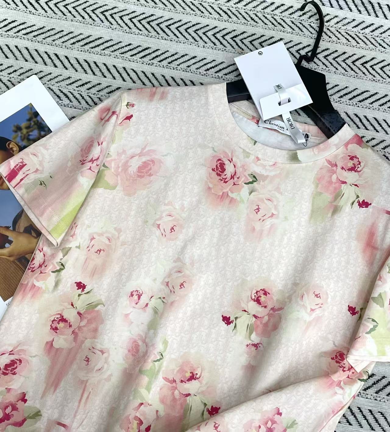 DIOR ピンク プリントTシャツ【50％割引+送料無料】