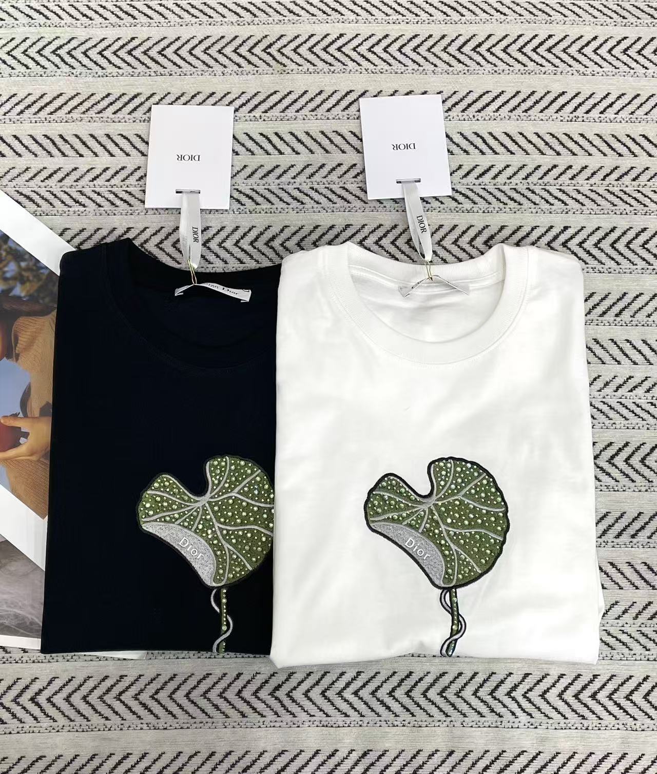 DI0R刺繍とビーズ装飾の3D花びらTシャツ【50％割引+送料無料】