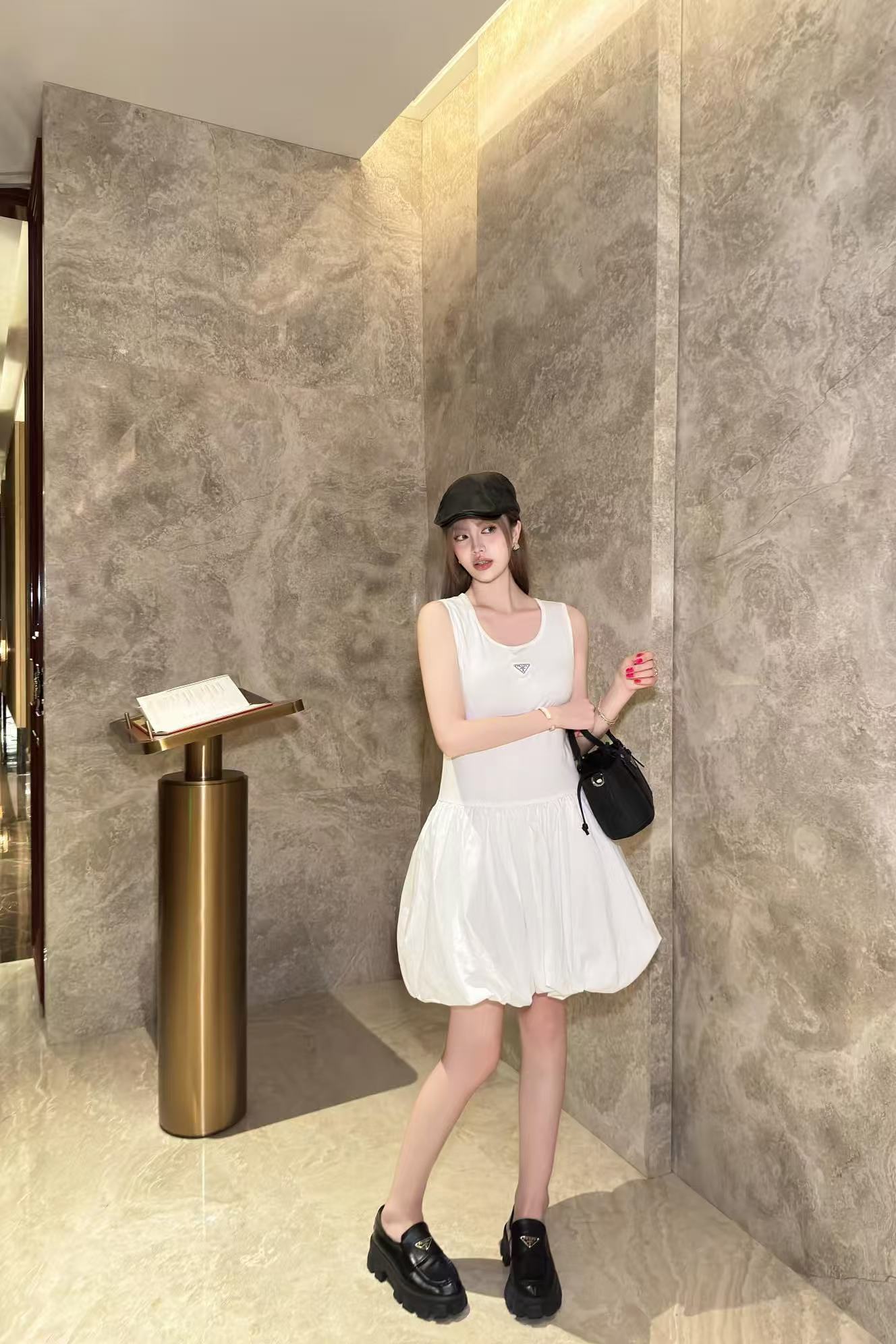 PR4DA トライアングルロゴ ノースリーブドレス【50％割引+送料無料】