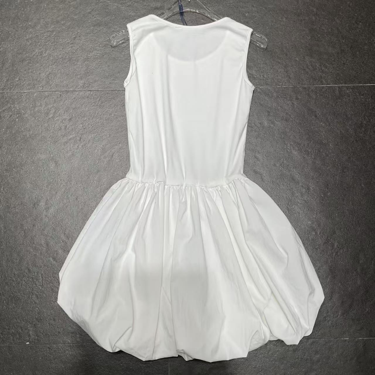 PR4DA トライアングルロゴ ノースリーブドレス【50％割引+送料無料】