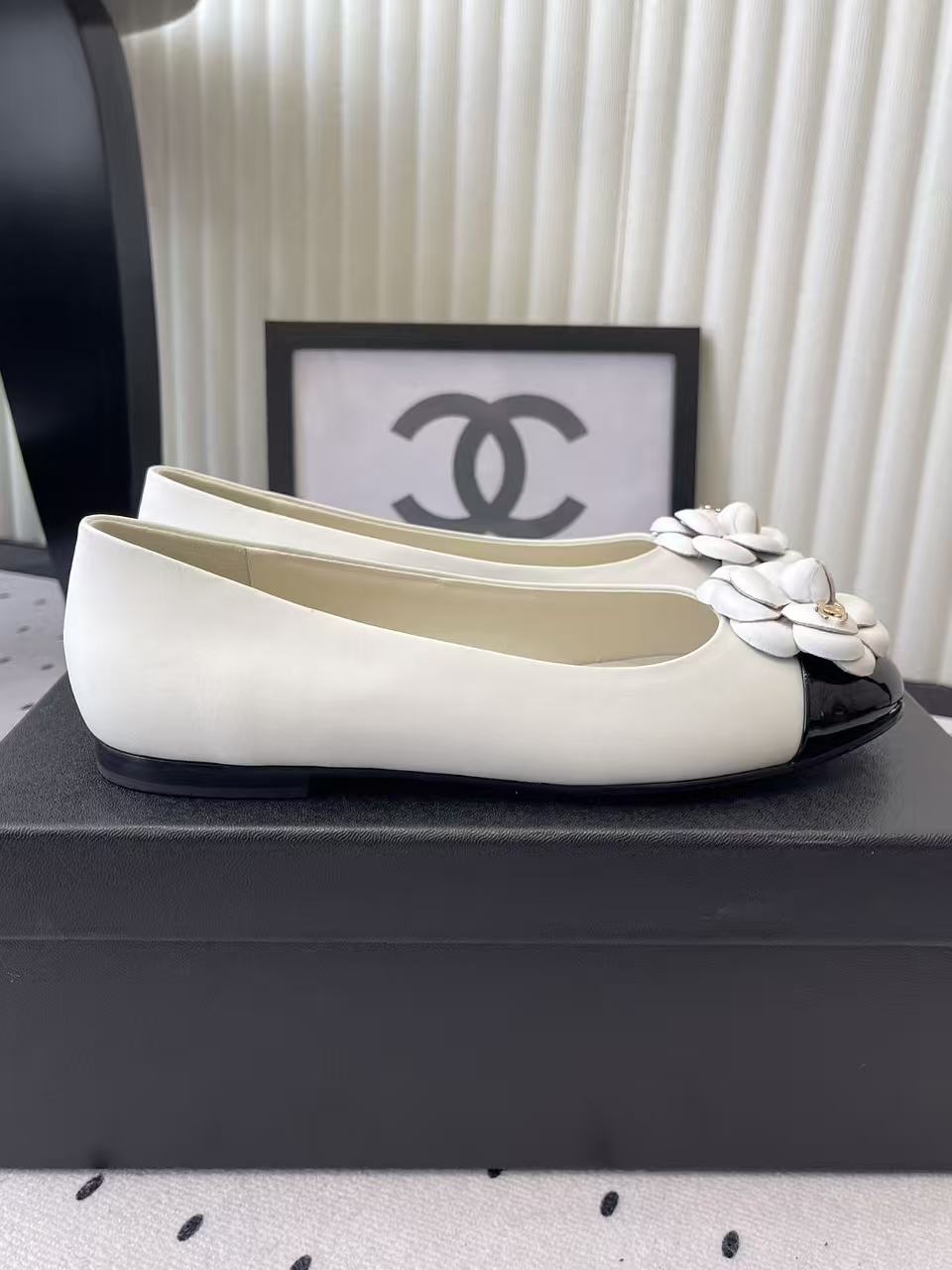 CHANE1 カメリア フラットシューズ【50％割引+送料無料】