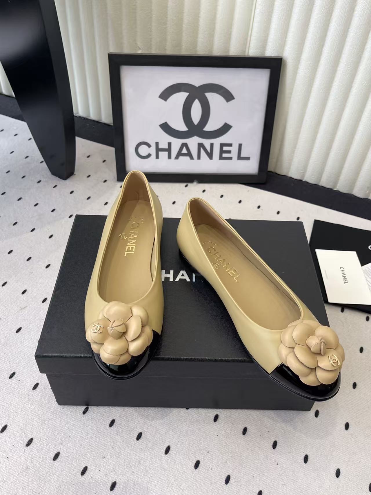 CHANE1 カメリア フラットシューズ【50％割引+送料無料】