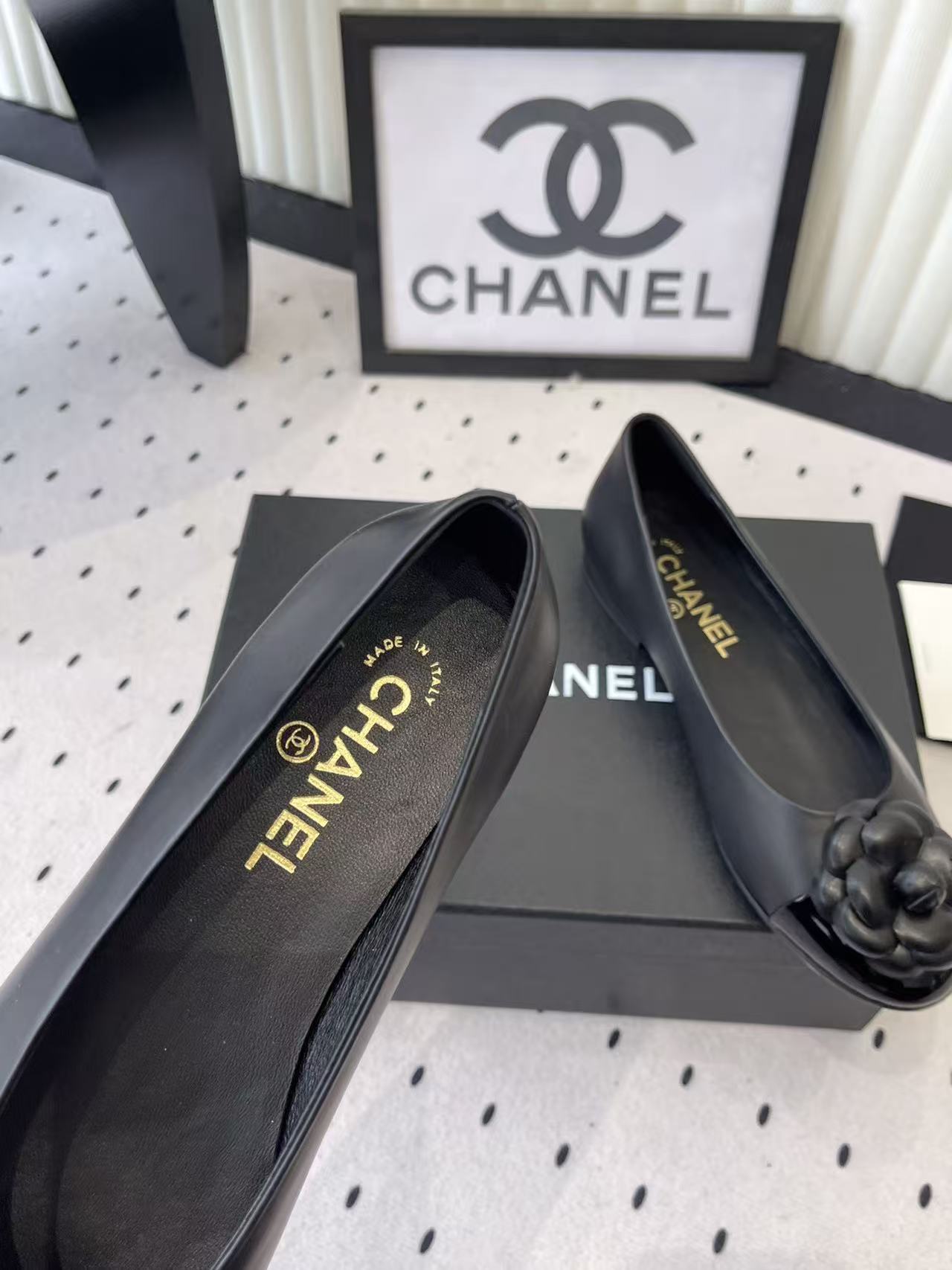 CHANE1 カメリア フラットシューズ【50％割引+送料無料】