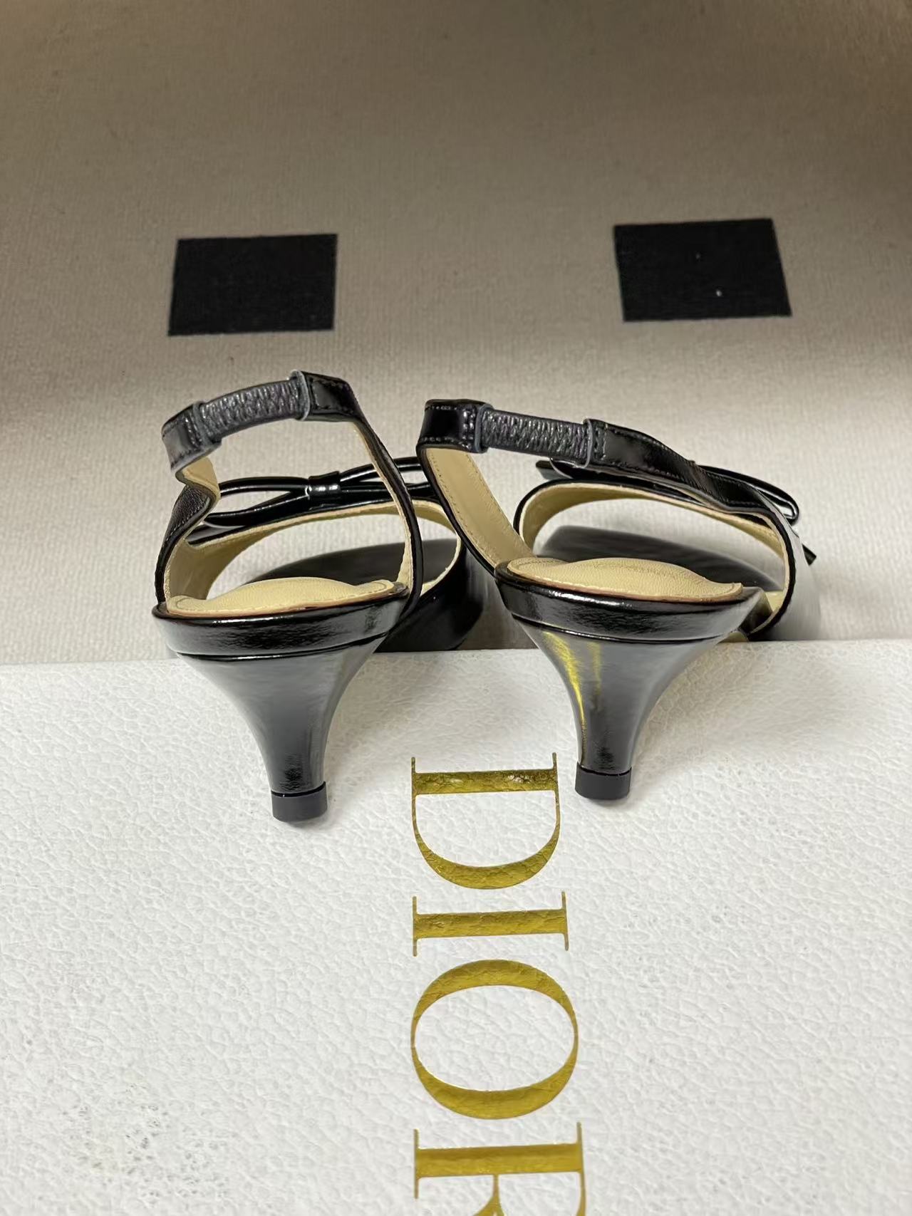 DIOR 上質なピープトゥ・ローヒールシューズ【50％割引+送料無料】