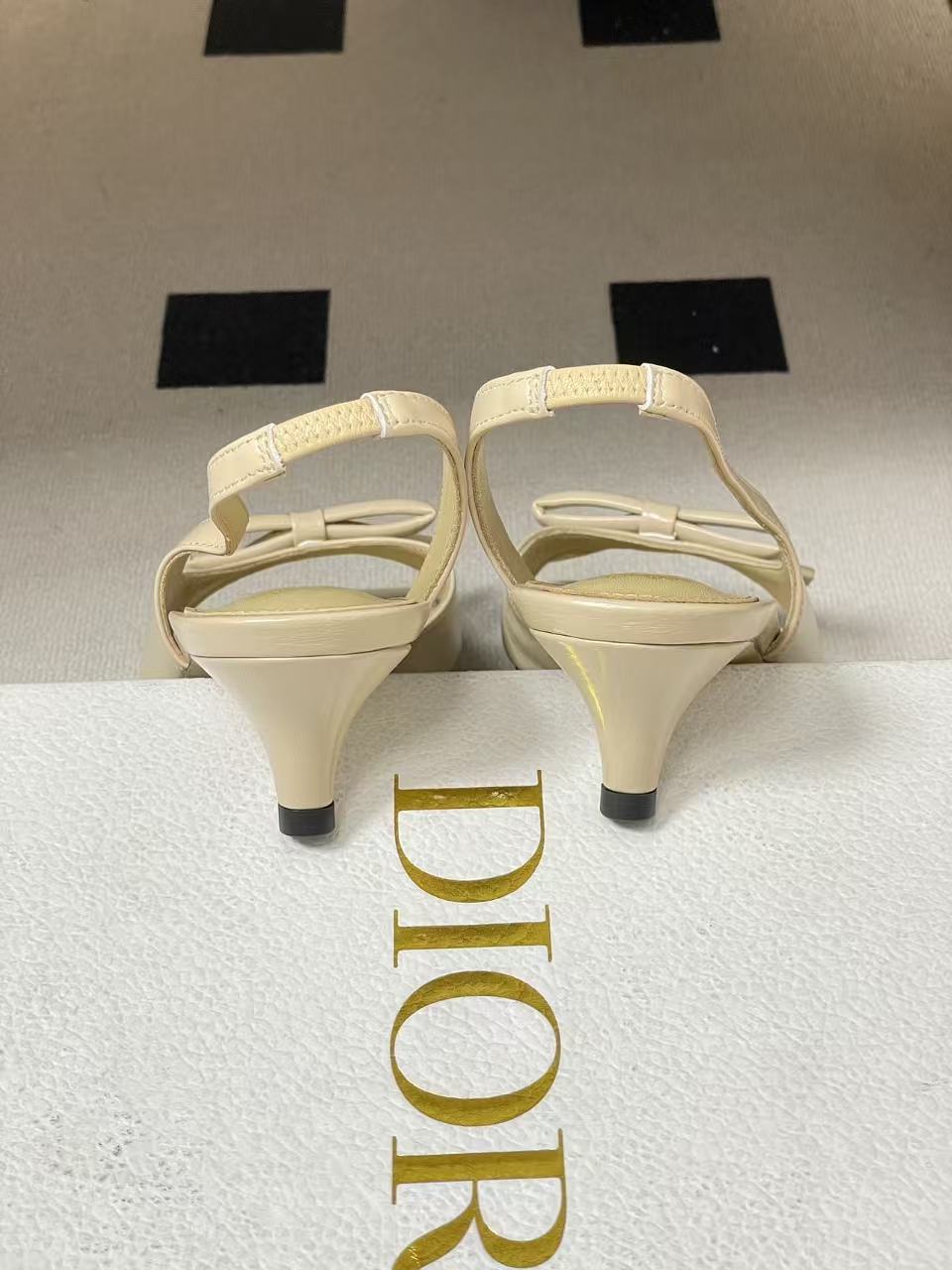 DIOR 上質なピープトゥ・ローヒールシューズ【50％割引+送料無料】