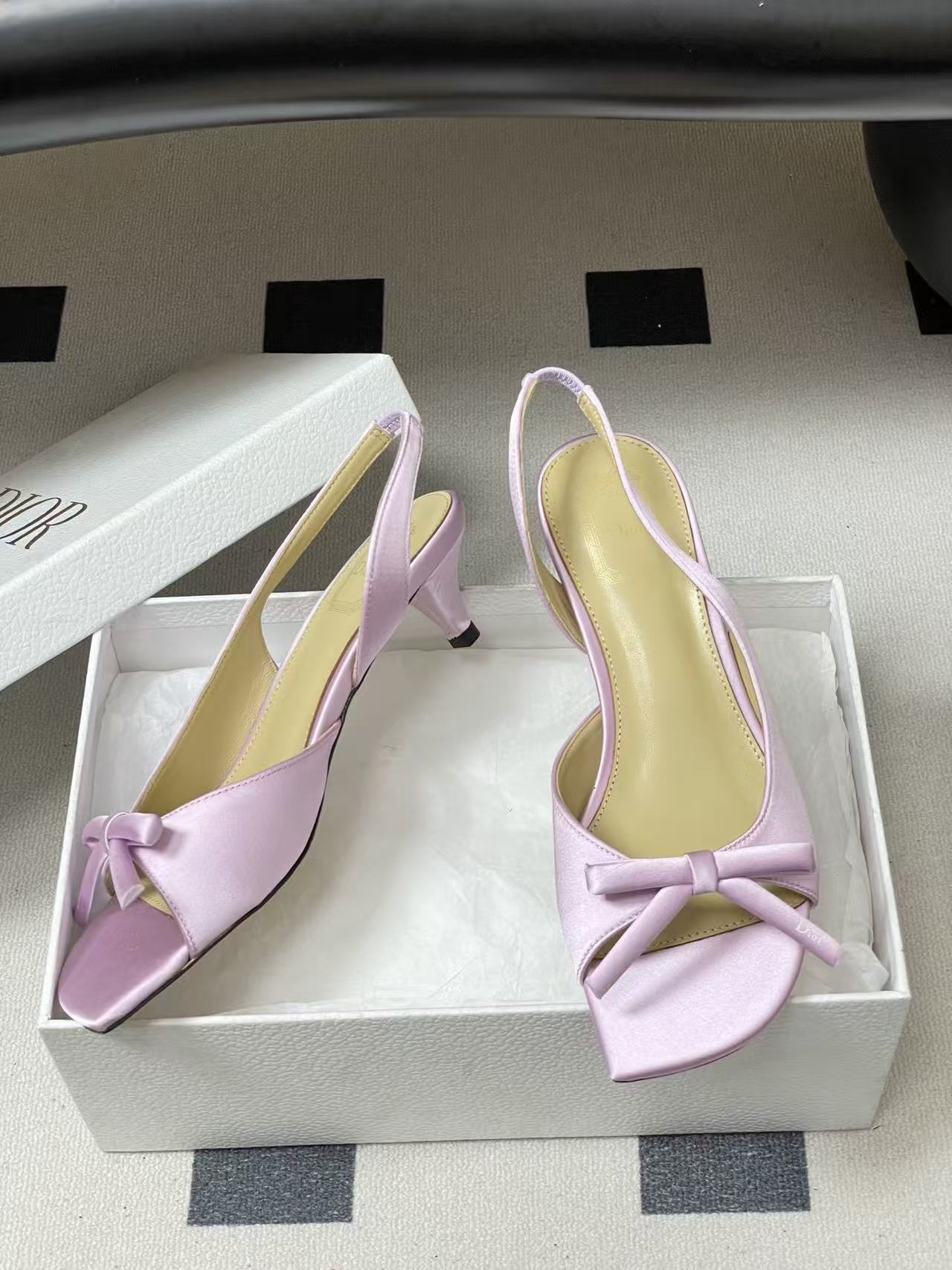 DIOR 上質なピープトゥ・ローヒールシューズ【50％割引+送料無料】