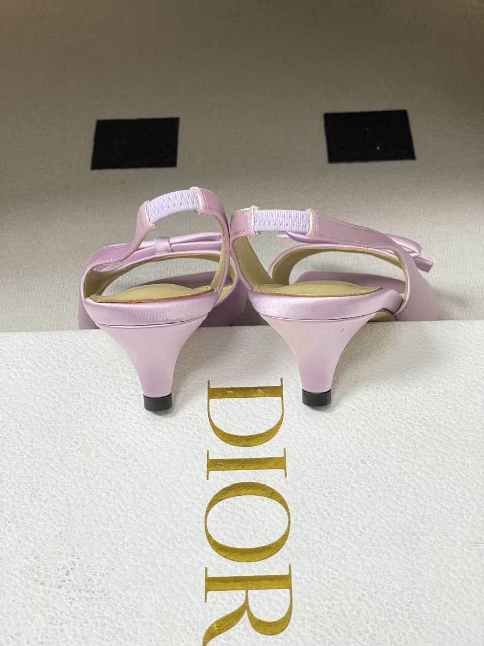 DIOR 上質なピープトゥ・ローヒールシューズ【50％割引+送料無料】