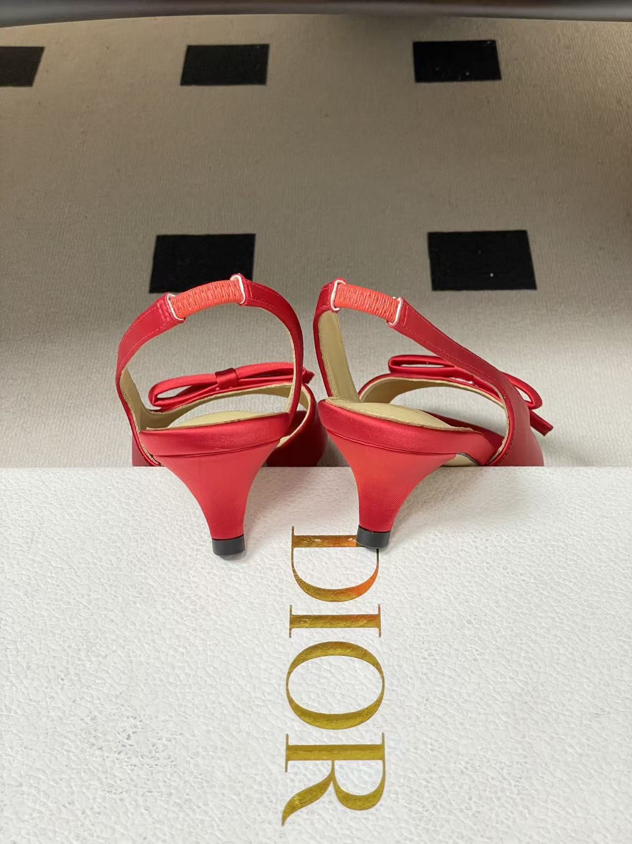 DIOR 上質なピープトゥ・ローヒールシューズ【50％割引+送料無料】