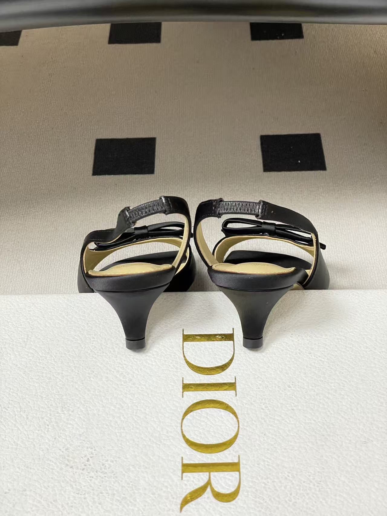 DIOR 上質なピープトゥ・ローヒールシューズ【50％割引+送料無料】