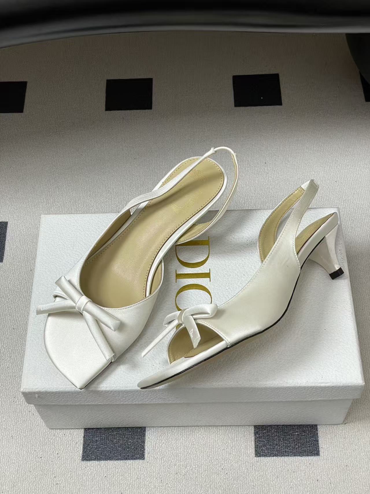 DIOR 上質なピープトゥ・ローヒールシューズ【50％割引+送料無料】