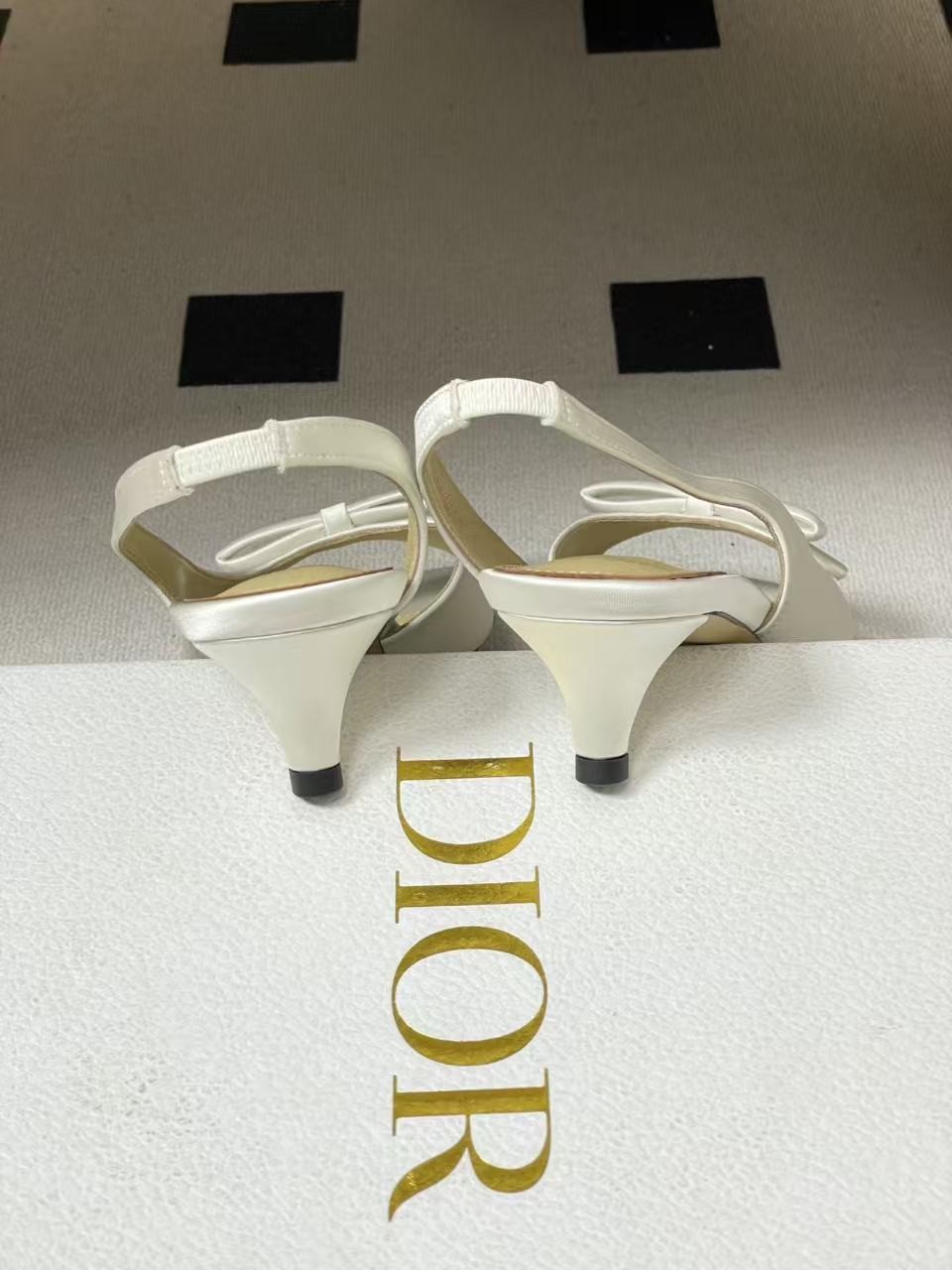DIOR 上質なピープトゥ・ローヒールシューズ【50％割引+送料無料】