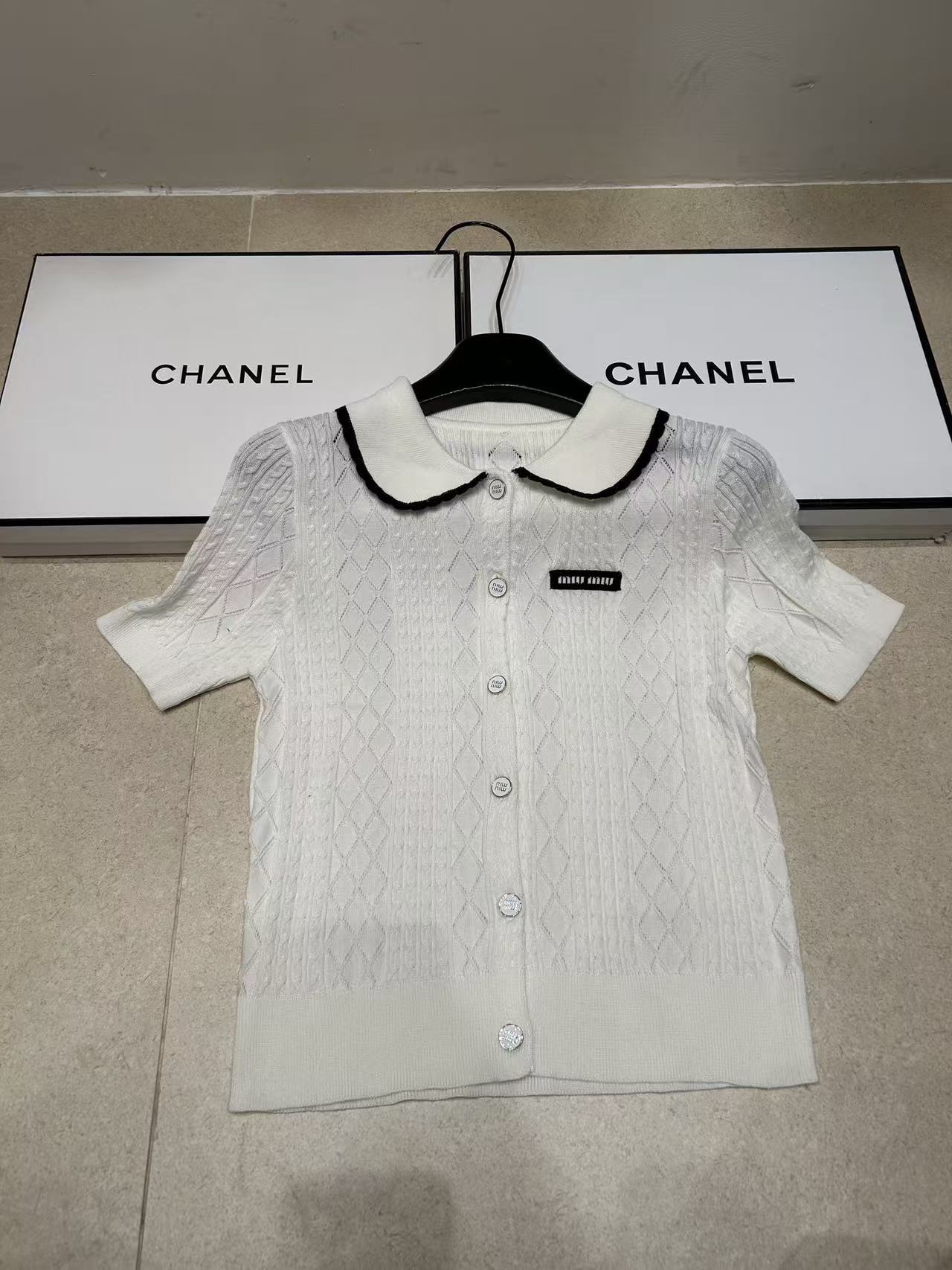 M1UM1U レタリング入りラペルウールカーディガン【50％割引+送料無料】