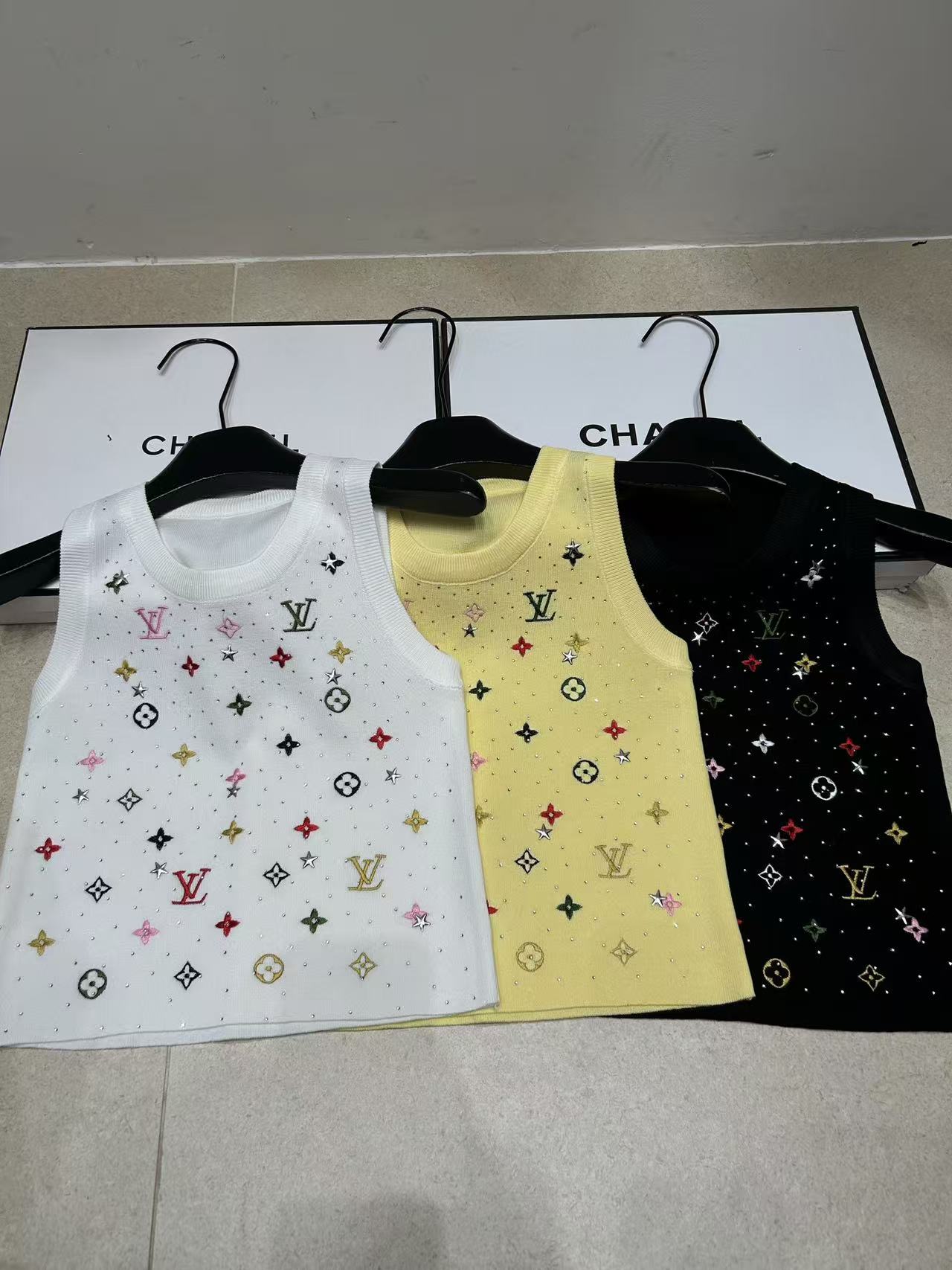 LV 刺繍入りプリント ウールベスト【50％割引+送料無料】