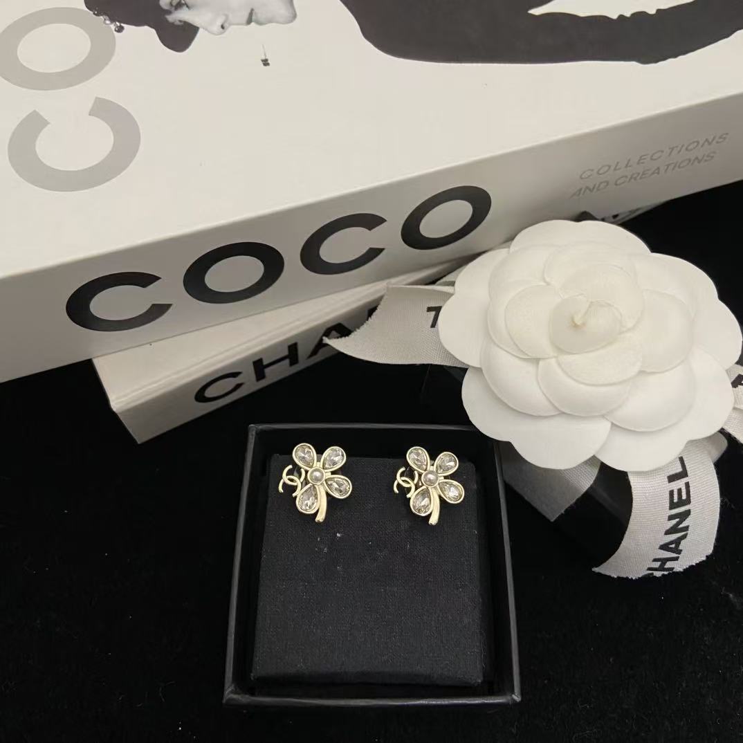 CHANE1 ダブルCフラワー スタッドピアス【50％割引+送料無料】