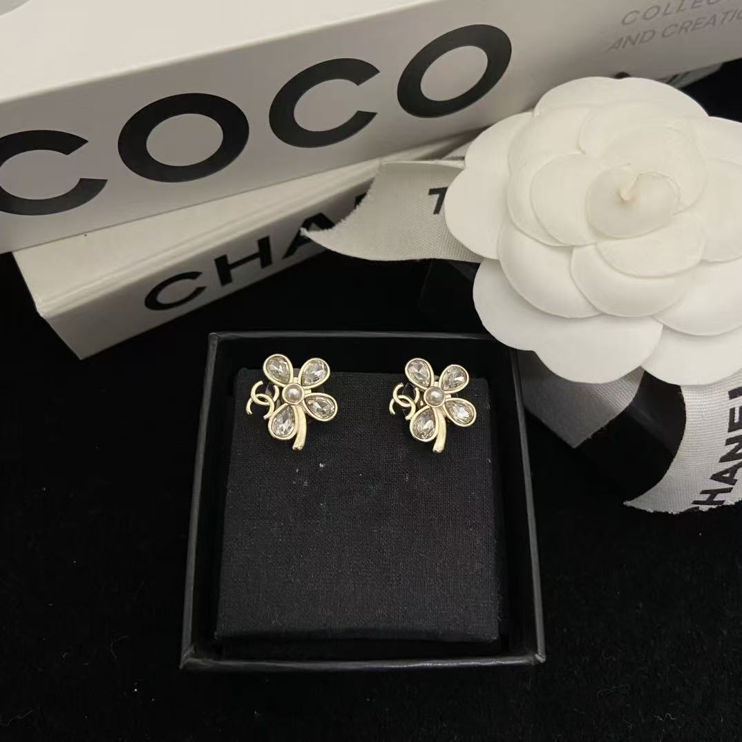 CHANE1 ダブルCフラワー スタッドピアス【50％割引+送料無料】