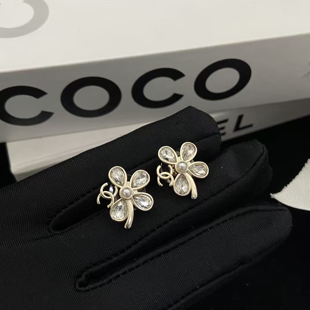 CHANE1 ダブルCフラワー スタッドピアス【50％割引+送料無料】