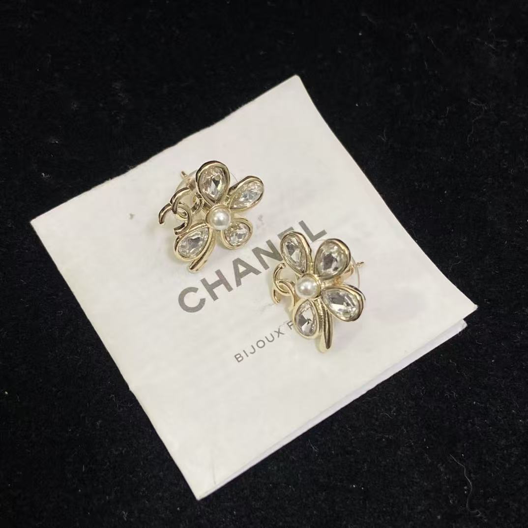 CHANE1 ダブルCフラワー スタッドピアス【50％割引+送料無料】